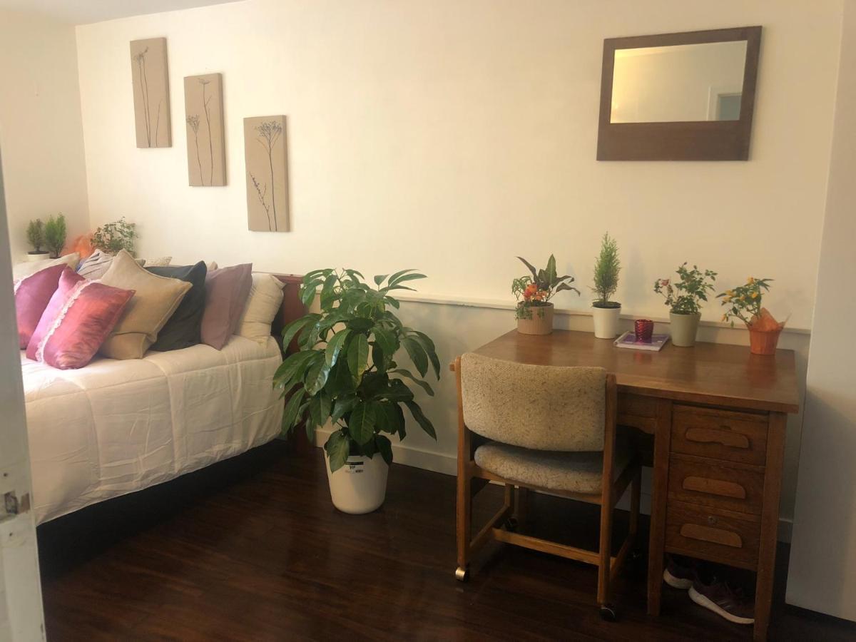 Quiet-Comfy 3 Bedroom Home On A Tree Lined Street In Kits Vancouver Eksteriør bilde