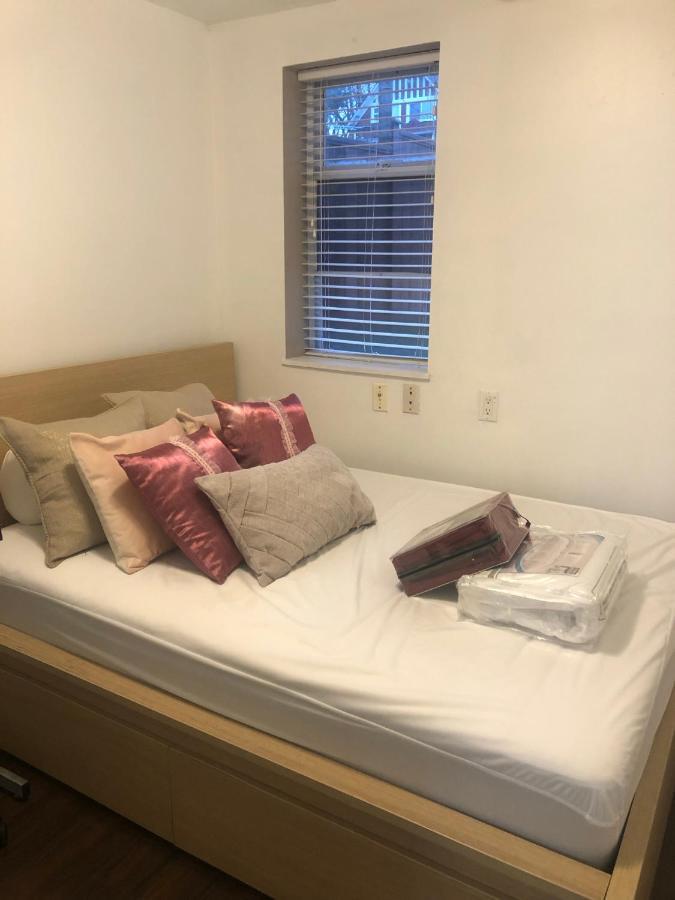 Quiet-Comfy 3 Bedroom Home On A Tree Lined Street In Kits Vancouver Eksteriør bilde