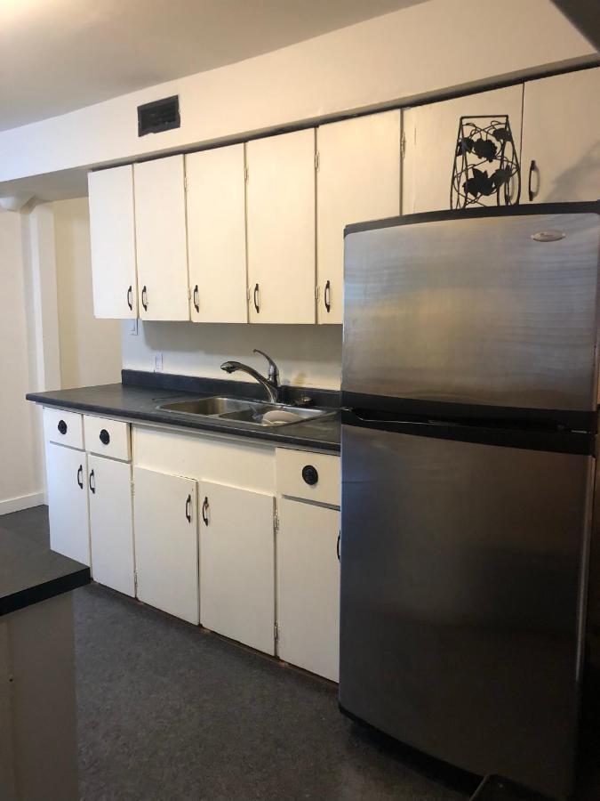 Quiet-Comfy 3 Bedroom Home On A Tree Lined Street In Kits Vancouver Eksteriør bilde
