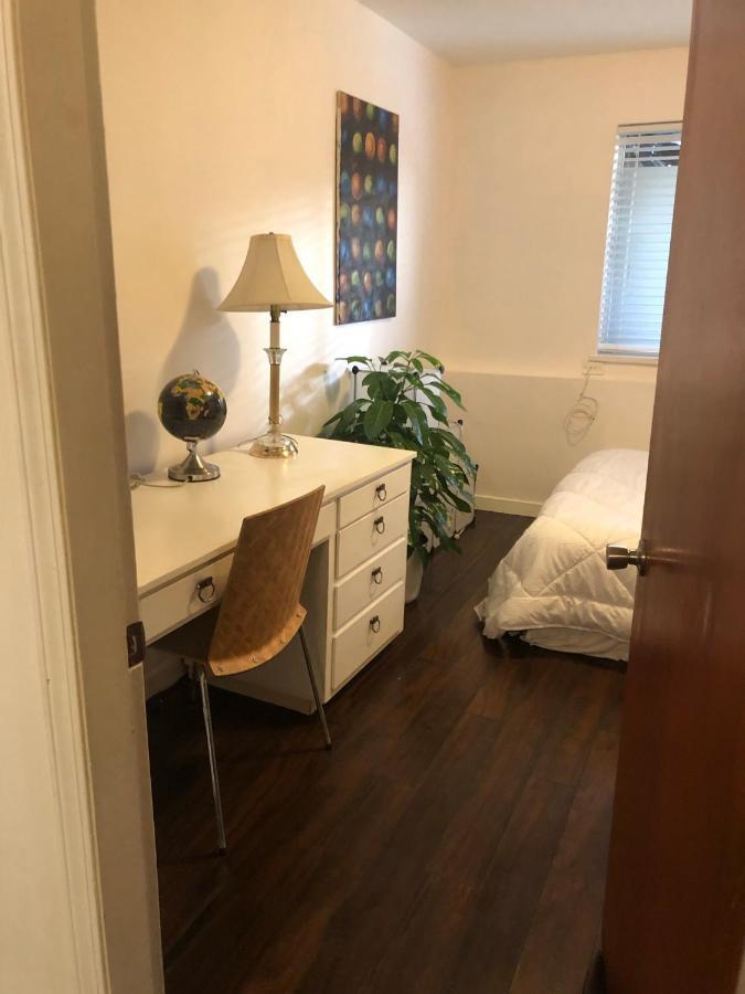 Quiet-Comfy 3 Bedroom Home On A Tree Lined Street In Kits Vancouver Eksteriør bilde