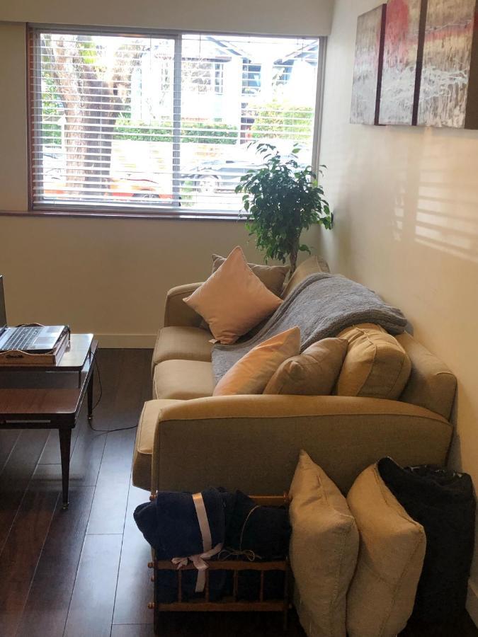 Quiet-Comfy 3 Bedroom Home On A Tree Lined Street In Kits Vancouver Eksteriør bilde