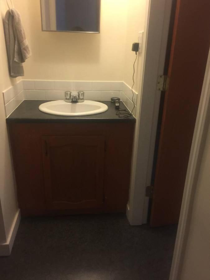 Quiet-Comfy 3 Bedroom Home On A Tree Lined Street In Kits Vancouver Eksteriør bilde